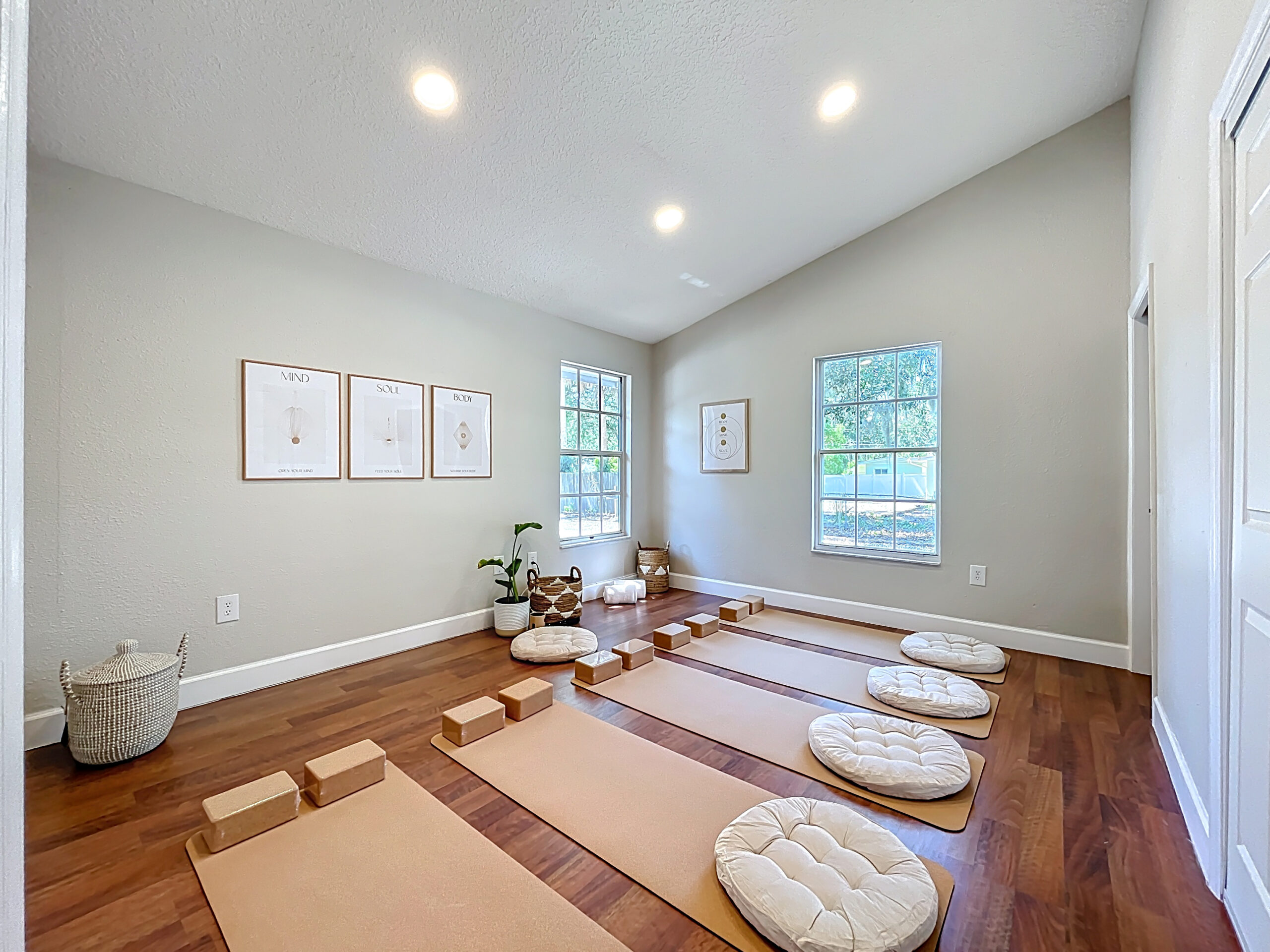 Small Group Space (up to 12 participants)